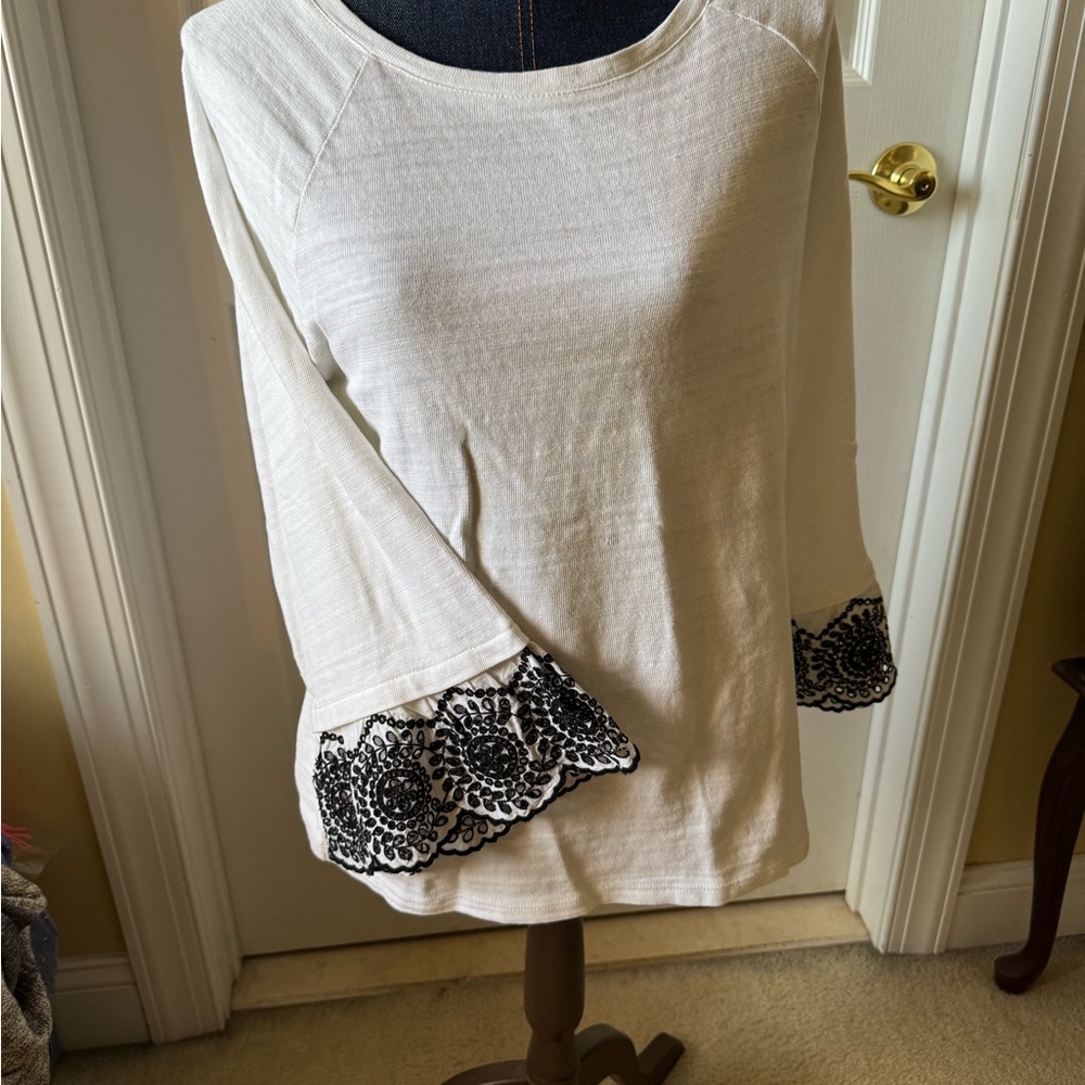 LOFT White Top with Bell Sleeve Black Embroidered Sz M